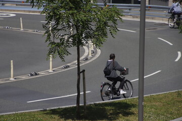 Sticker - Biking in the city