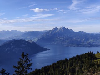  Vista panoramica dal sentiero sul monte Rigi, Svizzera