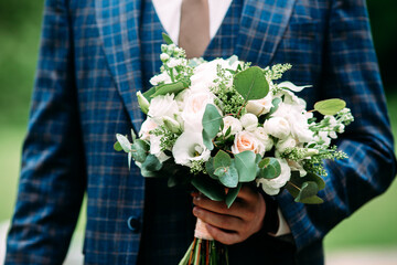 Wall Mural - Bridal bouquet in pastel colors