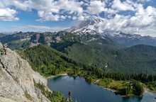 Amazing Grand Vista And View Of Mount Rainier From Tolmie Peak Of The Pacific Northwest