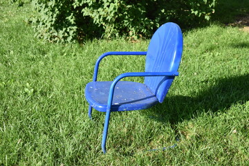 Canvas Print - Vintage Lawn Chair in a Yard