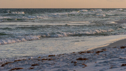 Wall Mural - Waves Come Crashing In