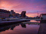 Fototapeta Paryż - Wieczorny widok z Wyspy Spichrzów na Bramę Żuraw Gdański