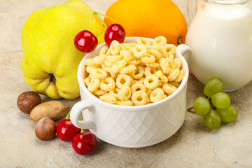 Breakfast with corn rings and milk