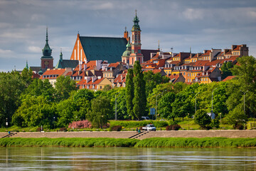 Canvas Print - Riverside Skyline Of Warsaw City In Poland