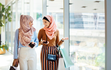 Poster - Muslim women shopping together on the weekend