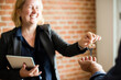 © Rawpixel.com - Real estate agent handing over the keys