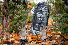 Zombie Grave Scary Halloween Decorations In Front Yard For Trick Of Treat