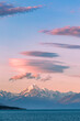 © Valentin Weinhaupl/Westend61 - New Zealand, Canterbury, Majestic Mount Cook towering over blue waters of Lake Pukaki at sunset