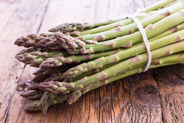 Canvas Print - Bunch of freshly picked asparagus