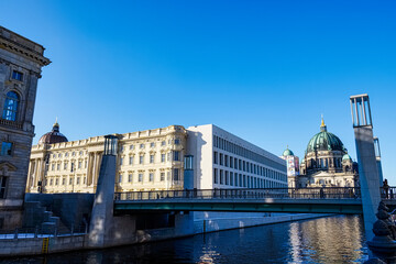 Wall Mural - Rathausbrücke vor Schloss und Dom, Berlin, Deutschland