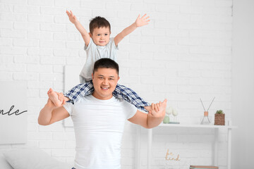 Poster - Morning of happy father and his little son in bedroom