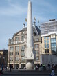 Obelisk auf dem niederländischen Nationalmonumt auf dem Dam (Platz) in Amsterdam
