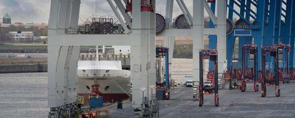 Canvas Print - Container terminal in the port of hamburg