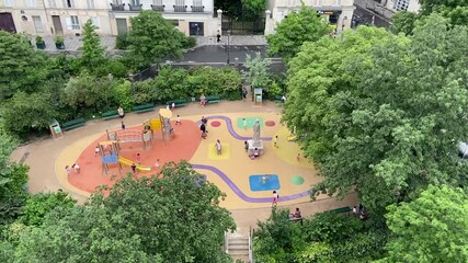 Canvas Print - Aire de jeux d'un square à Paris