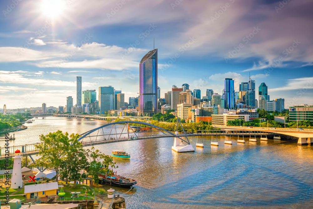 Brisbane city skyline and Brisbane river at sunset - obrazy, fototapety, plakaty 