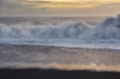 Wellen am Strand von Island