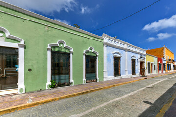 Canvas Print - Colonial Houses - Campeche, Mexico