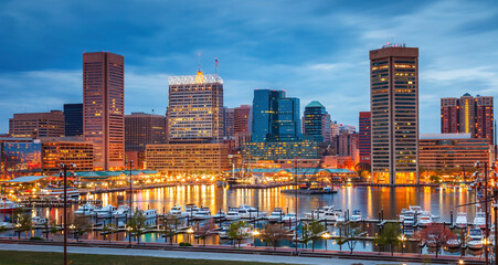 Fototapete - View on Baltimore skyline and Inner Harbor from Federal Hill at dusk, Maryland