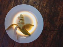 Banana Sliced ​​under The Light