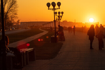 Wall Mural - beautiful sunset on the River Volga. Nizhny Novgorod