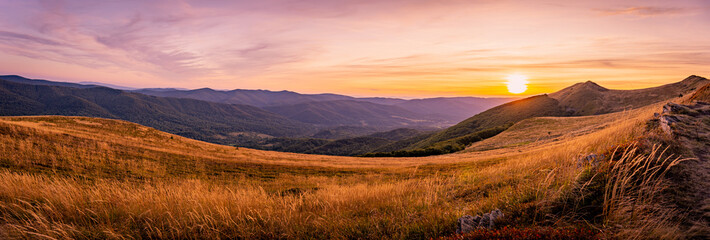 Fototapeta góra słońce panorama krajobraz trawa