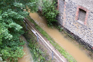 Canvas Print - Flut der Elz im Bereich der Straßenbrücke Monreal