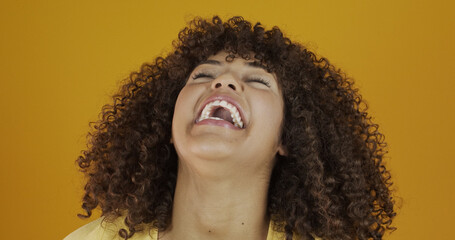 Wall Mural - Beautiful brunette model smiling at camera. Beautiful teeth. Curly hair. Brazilian young woman.