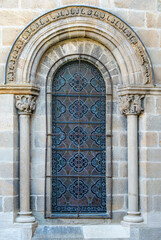 Wall Mural - Fenêtre de l'église de Blesle, Haute-Loire, France