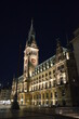 canvas print picture - Das Hamburger Rathaus bei Nacht schoen beleuchtet