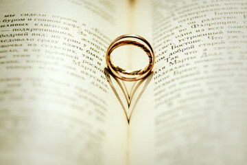 rings on book