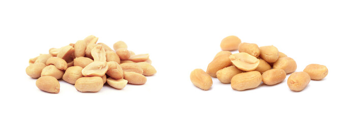 Wall Mural - Roasted salted peanuts isolated on a white background