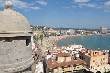 Sticker - Europe Espagne Peniscola mer océan vacances plages soleil été foule