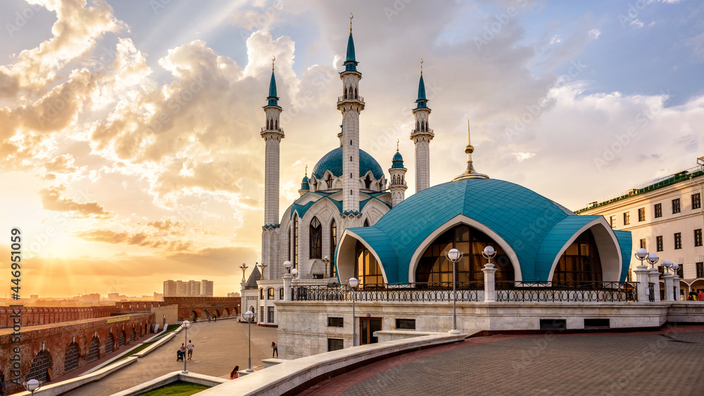 Kul Sharif mosque in Kazan Kremlin at sunset, Tatarstan, Russia - obrazy, fototapety, plakaty 