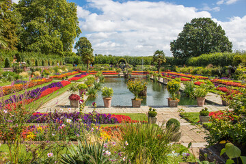 Schöner gepflegter Garten