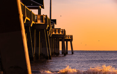 Wall Mural - Jennette's Fishing Pier in Nags Head , North Carolina at sunrise.