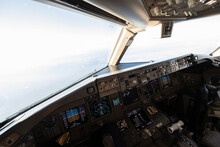 Boeing777 Airliner Cockpit