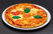 Pizza Tomate Mozzarella Basilikum