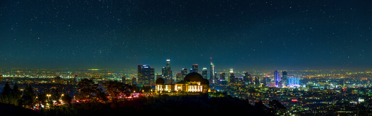 Fototapete - Griffith Observatory overlooking Los Angeles