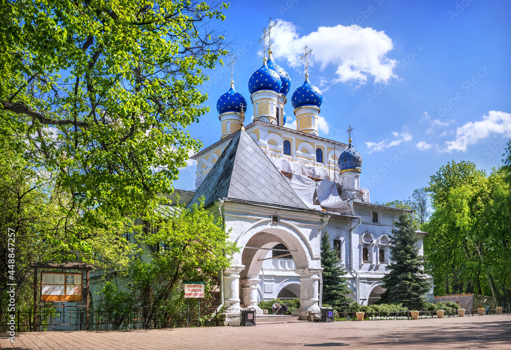 Church of the Kazan Icon of the Mother of God in Kolomenskoye Park in ...
