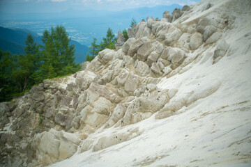 山梨県北杜市の日向山を登山している風景 A view of climbing Mount Hyuga in Hokuto City, Yamanashi Prefecture.