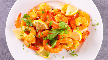 Wall Mural - fried shrimp with garlic and parsley