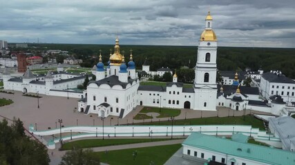 Wall Mural - The camera turns around the historic center of the city - the Kremlin. Here you can see the temple, the bell tower, museums and the square