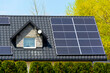 Panele słoneczne na dachu domu fotowoltaika