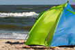 Namiot plażowy i Bałtyk 
