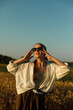 © Ольга Волошко - stylish portrait of a girl in sunglasses