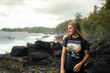 © Allison - Girls on the coast of hawaii