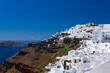 ギリシャ　サントリーニ島の断崖の上にあるイメロヴィグリの白い街並みとエーゲ海
