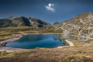 Wall Mural - Etang de Pédourès, Ariège, Pyrénées - Beautiful lake, french pyrenean landscape