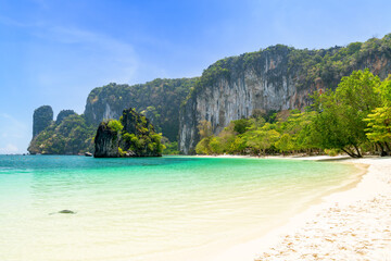 Wall Mural - ko hong island and exotic beach with mountain cliff, with crystal clear water and white sand, krabi,